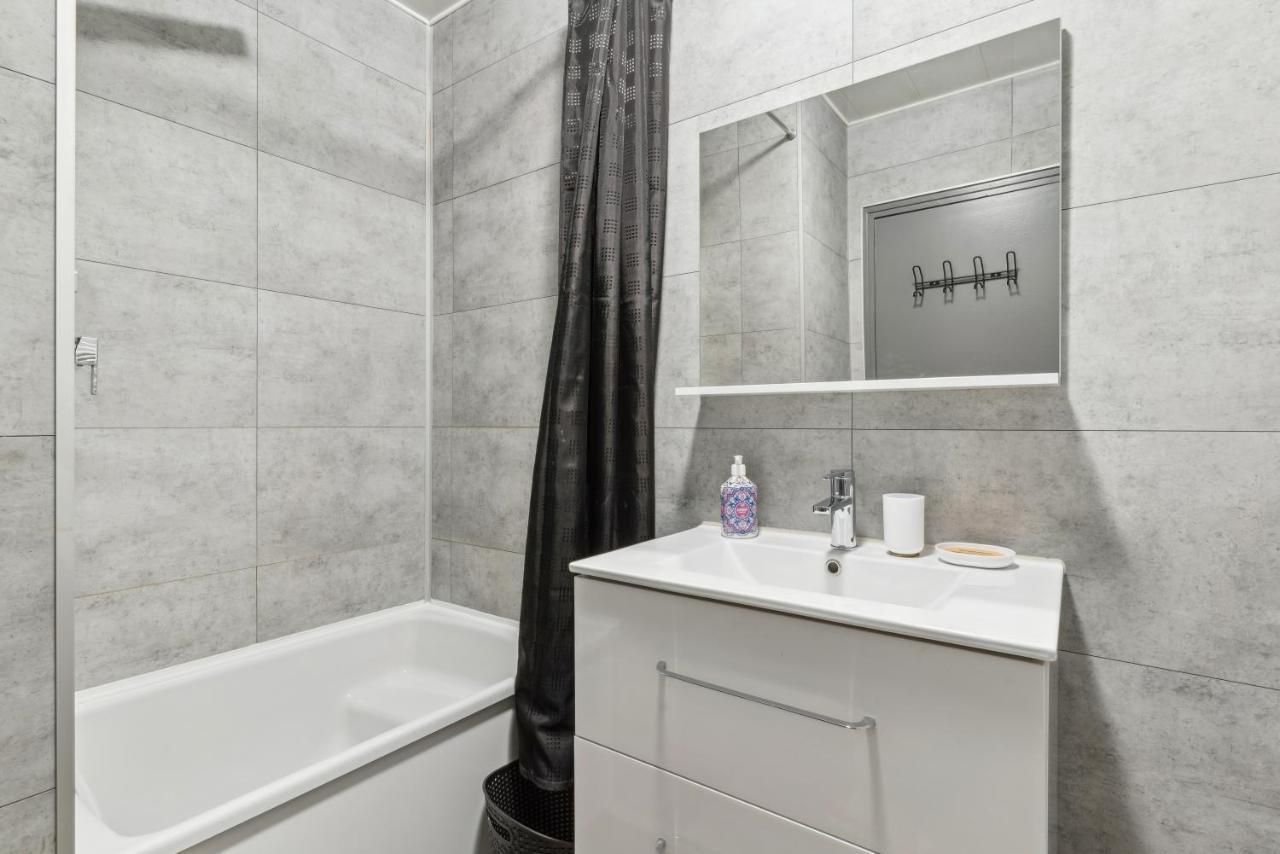 La Jol'Nantaise - Proche Tram Ligne 2 & 3 Et Bus Apartment Nantes Bagian luar foto
